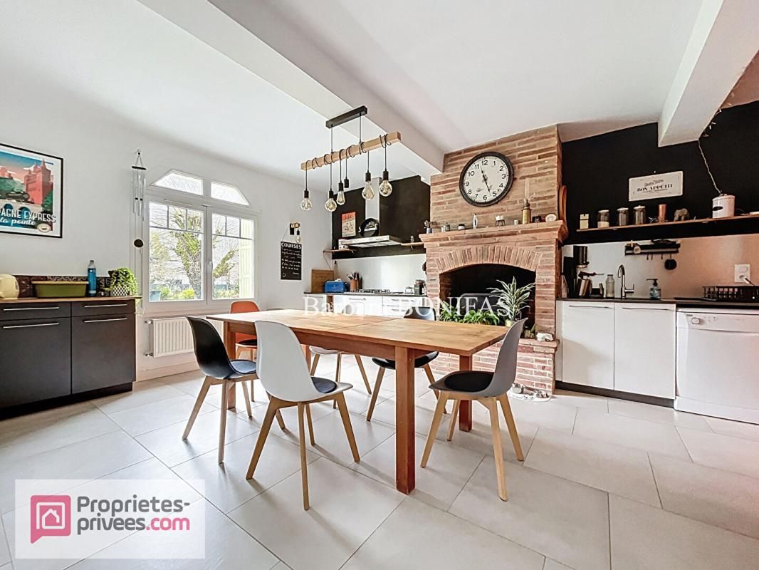 SAINT-SULPICE-LA-POINTE Maison 8 pièces 200 m2 3