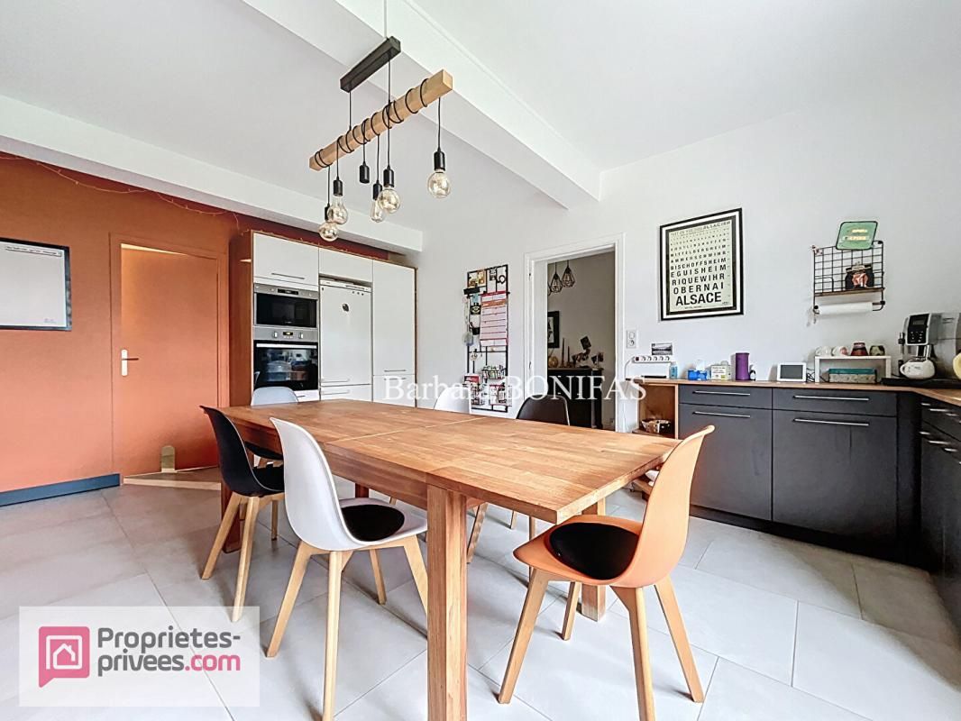 SAINT-SULPICE-LA-POINTE Maison 8 pièces 200 m2 4