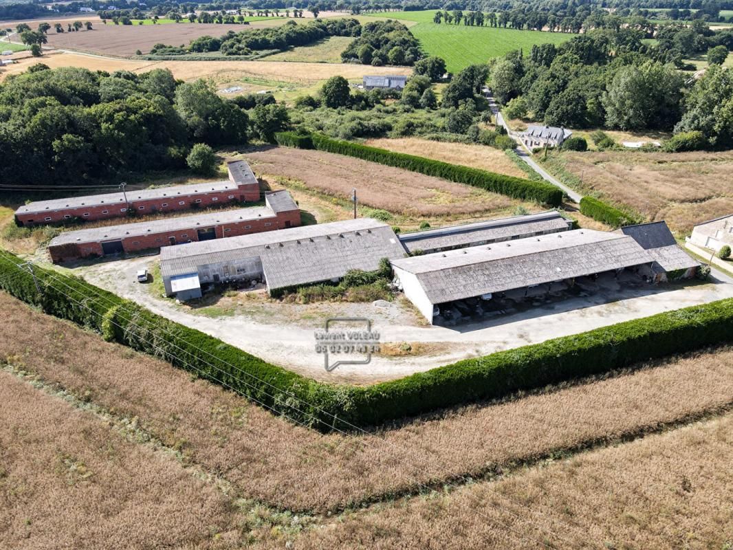 Ensemble de bâtiments de 3630m² - terrain 20982m²