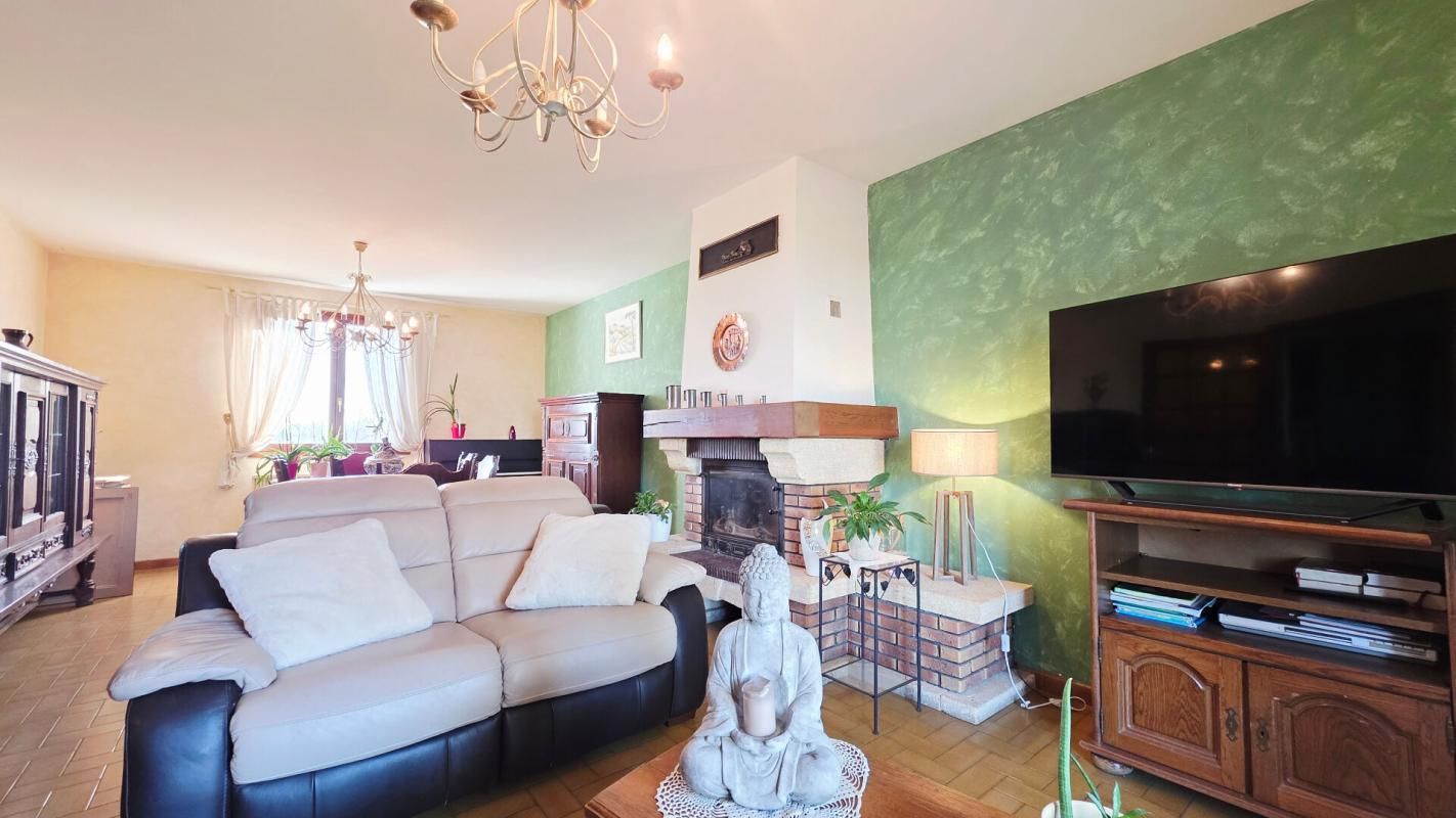 MEHUN-SUR-YEVRE MEHUN SUR YEVRE MAISON 4 PIECES 3 CHAMBRES GARAGE JARDIN 3