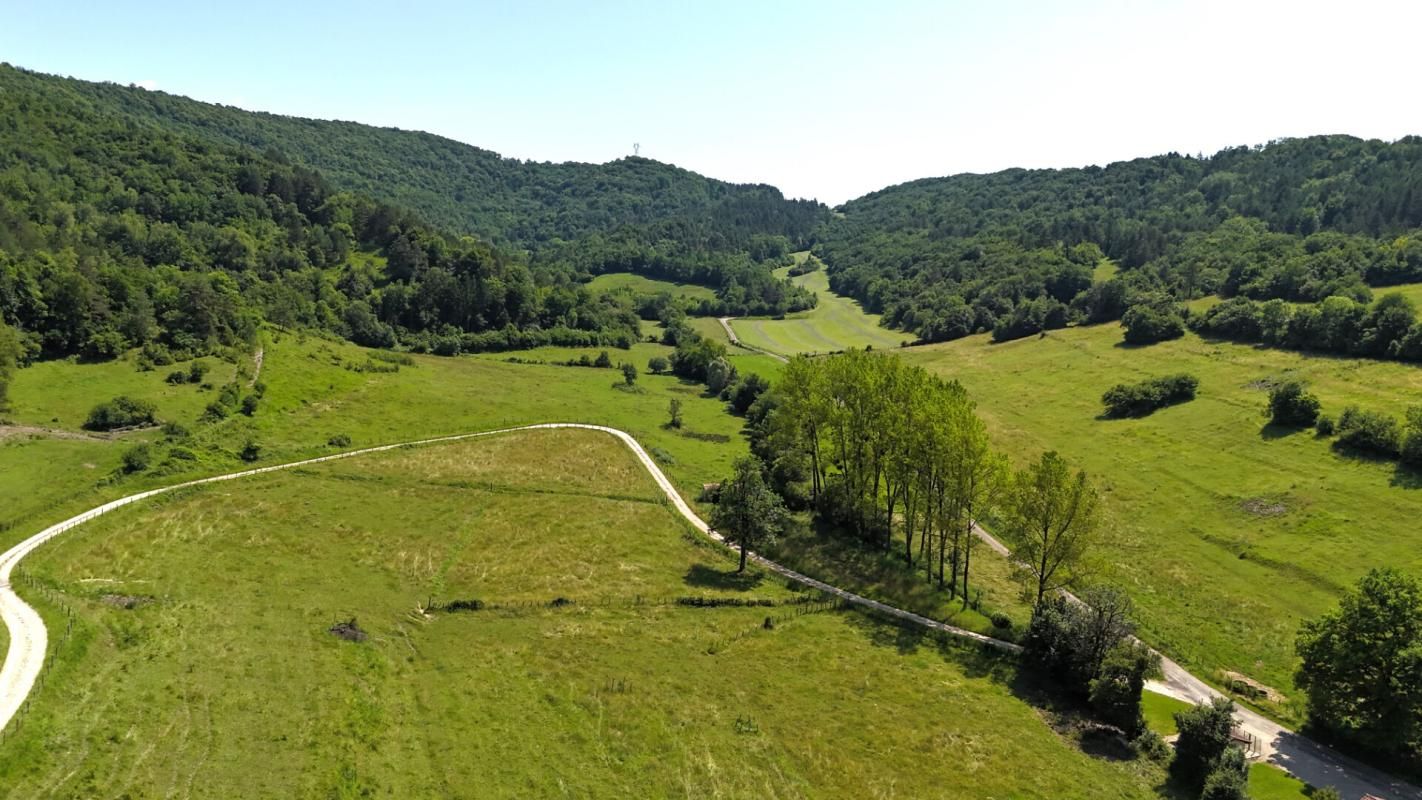 CHAVANNES-SUR-SURAN Maison  de 70m² à Nivigne Et Suran 2