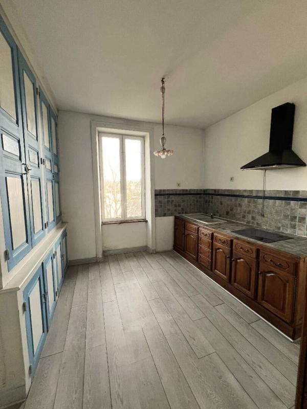 SAINT-YRIEIX-LA-PERCHE Maison Saint Yrieix La Perche 240 m2 4