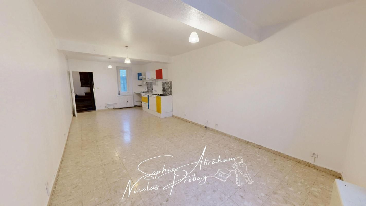 JANVILLE Bien atypique au coeur de Janville 2