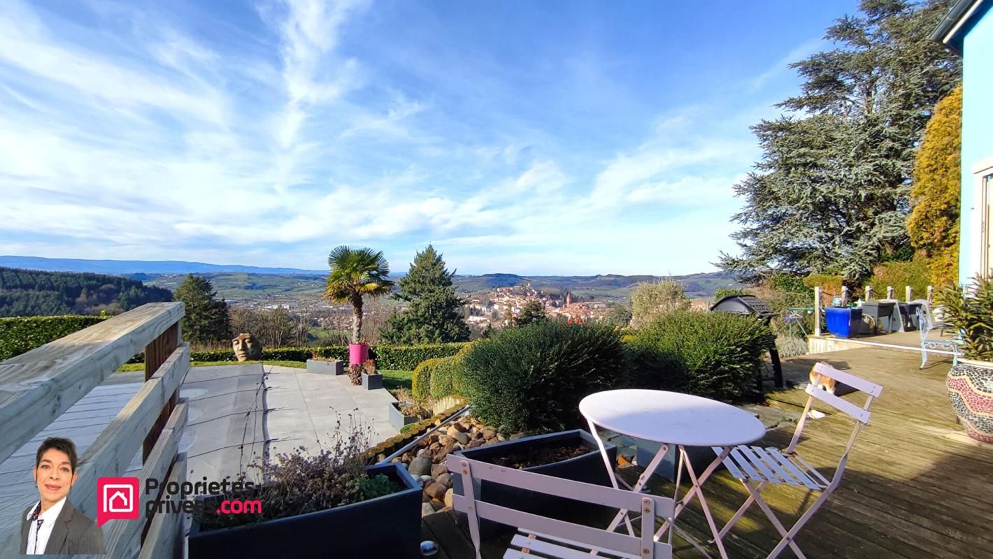 THIZY THIZY-LES-BOURGS (69240) Maison d'architecte  185 m², jardin 2000 m², piscine, garage, dépendances 3