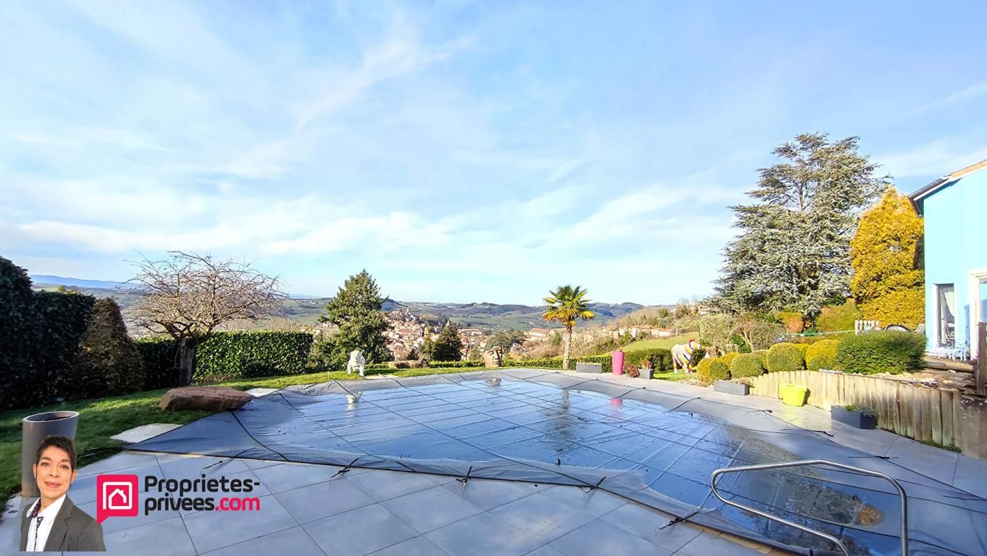 THIZY THIZY-LES-BOURGS (69240) Maison d'architecte  185 m², jardin 2000 m², piscine, garage, dépendances 4