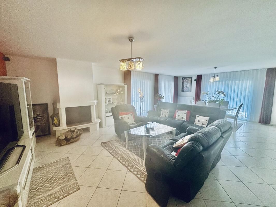 MORTAGNE-SUR-SEVRE Belle Maison de Plain-Pied 8 Pièces sur Mortagne-sur-Sèvre 4