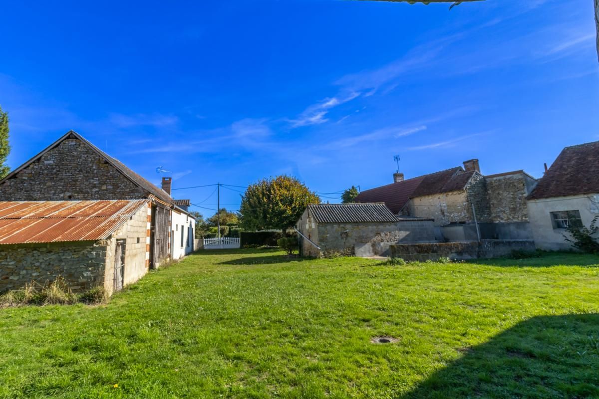 SAINT-CHRISTOPHE-EN-BAZELLE Longère St Christophe En Bazelle 4 pièce(s) 70 m2 3