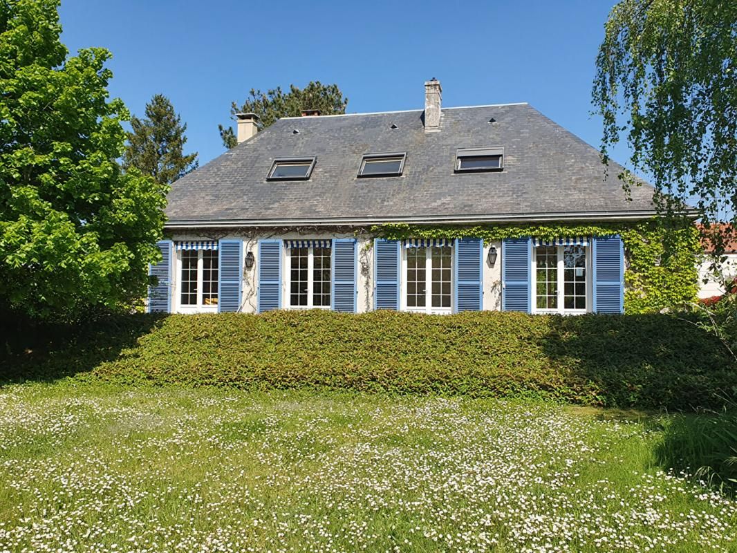 CHATEAUROUX Maison  individuelle 6 pièce(s) 180 m2 sur jardin de 1942m2 2