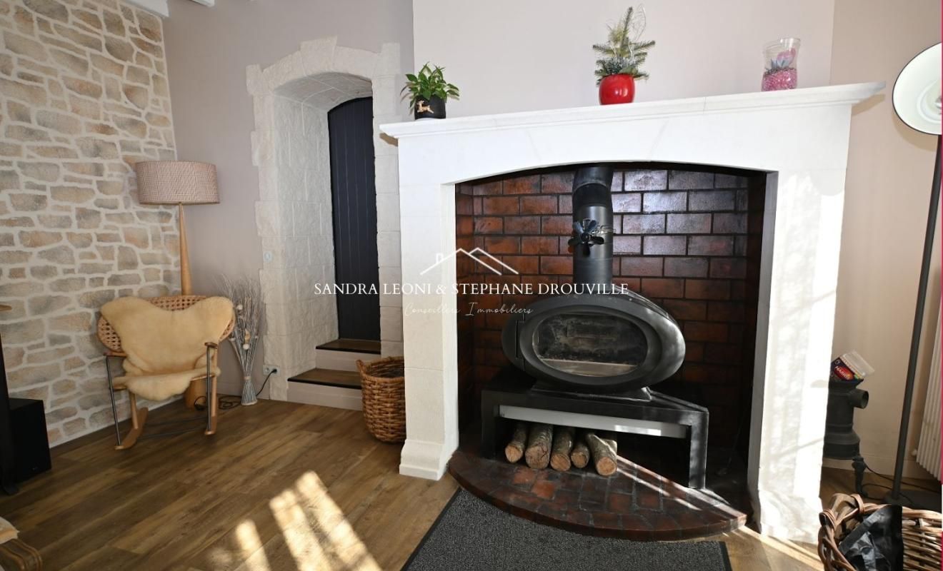 MAINTENON MAINTENON - SAINT PIAT - MAGNIFIQUE LONGERE RENOVEE de 220 m², 8 pièces 4