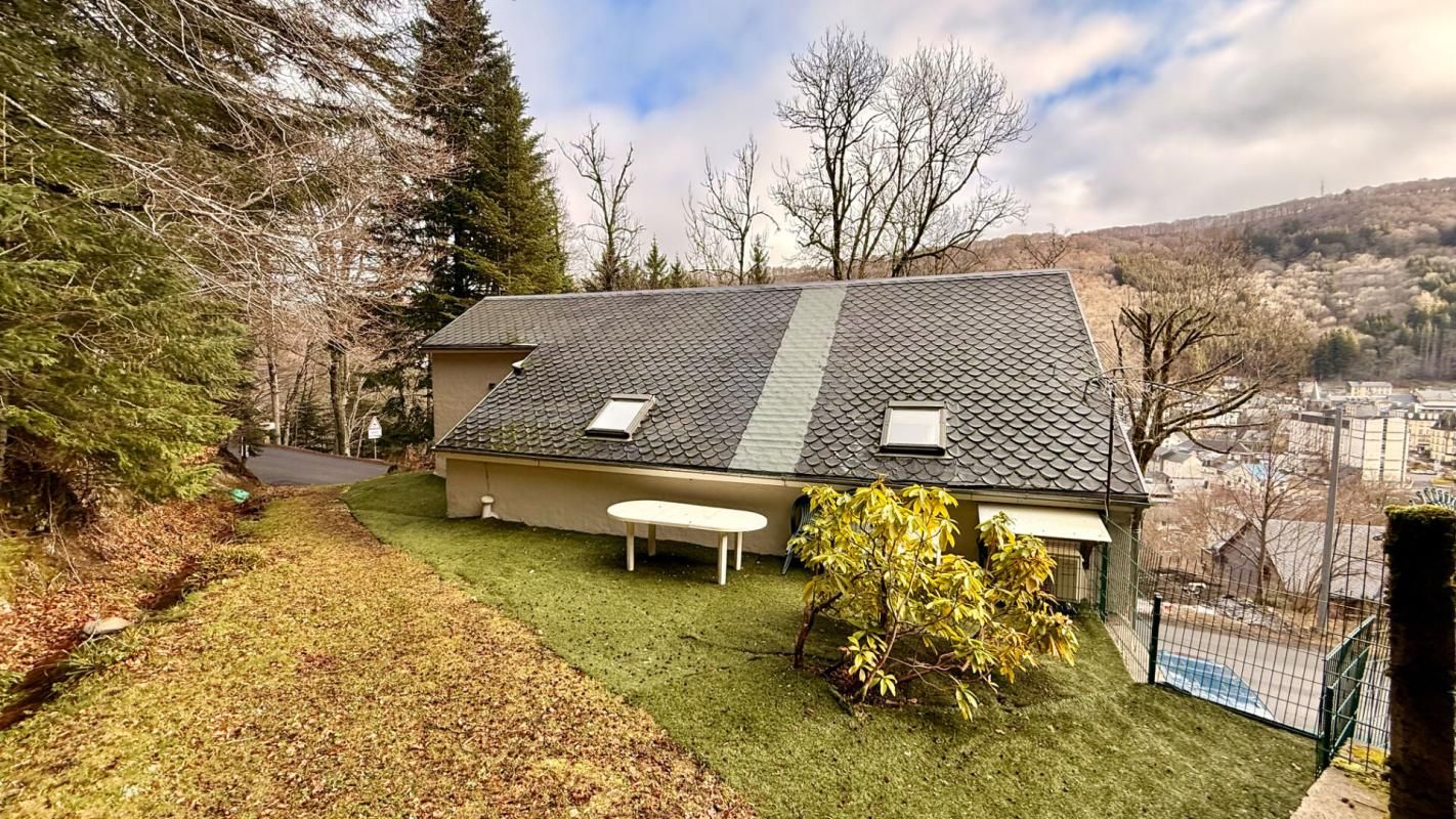 MONT-DORE Maison de caractère à fort potentiel Mont Dore 9 pièce(s) 224 m2 3