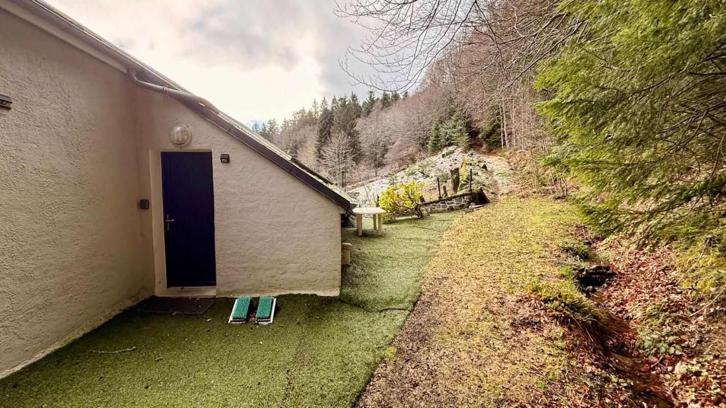 MONT-DORE Maison de caractère à fort potentiel Mont Dore 9 pièce(s) 224 m2 4