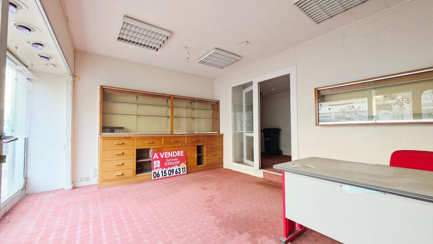 BOURGES BOURGES CENTRE MURS LOCAL BUREAUX 27M² 2