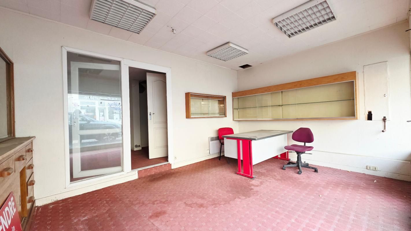 BOURGES BOURGES CENTRE MURS LOCAL BUREAUX 27M² 3