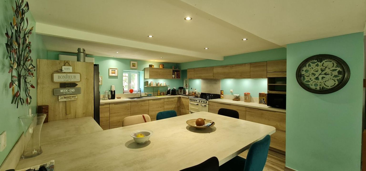 LAVAL-PRADEL Maison familiale sur 1ha de terrain 4