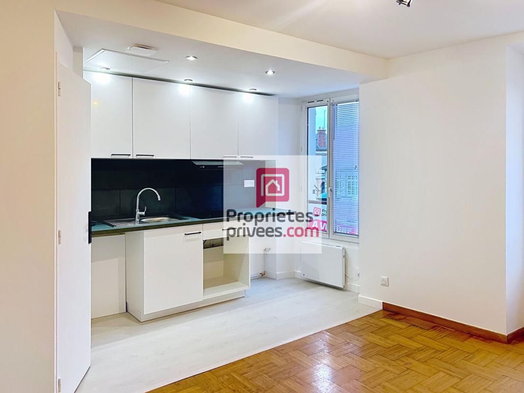 LE PERRAY-EN-YVELINES STUDIO 3