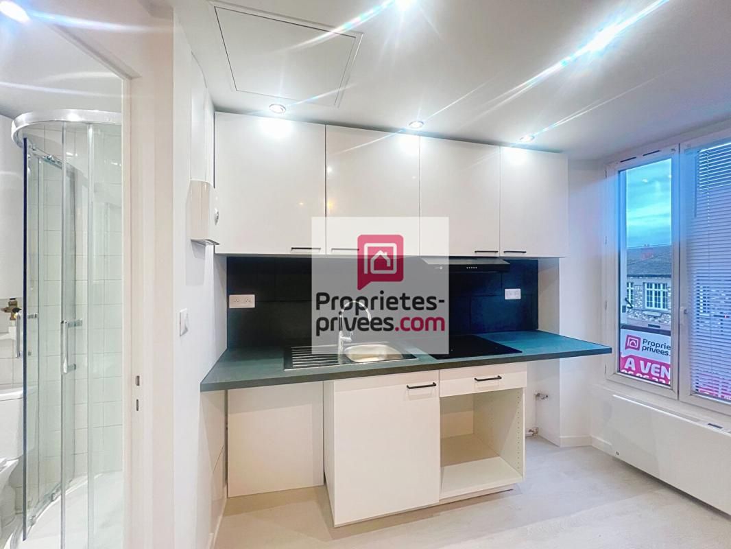 LE PERRAY-EN-YVELINES STUDIO 4