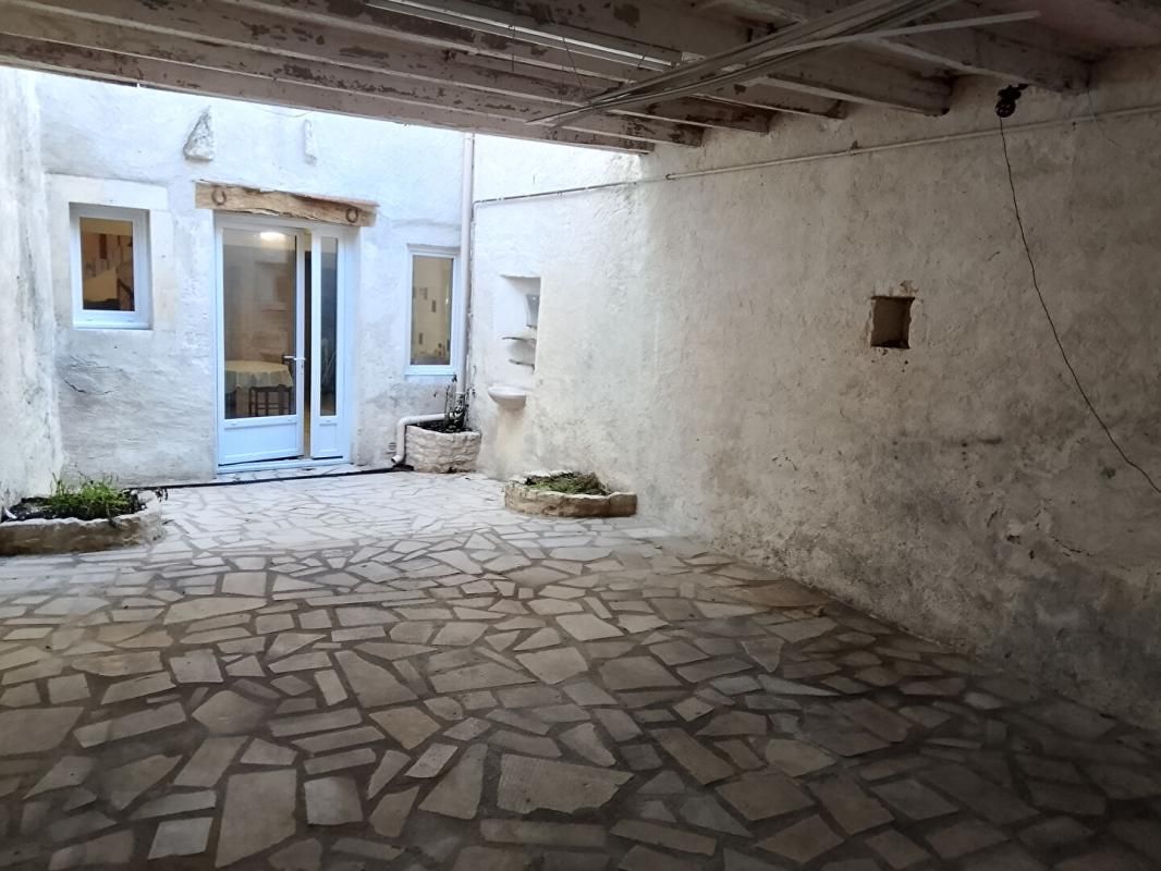 ROUILLAC Rouillac Maison de ville 120 m² , 4 chambres, avec cour et garage 1