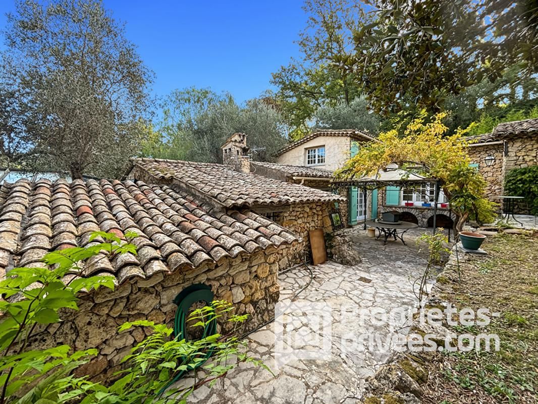 OPIO Bergerie de caractère rénovée  250m² 1