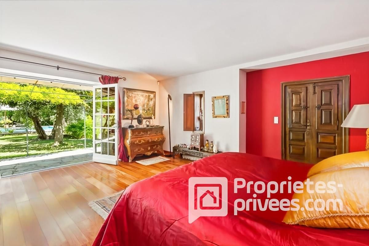 OPIO Bergerie de caractère rénovée  250m² 2