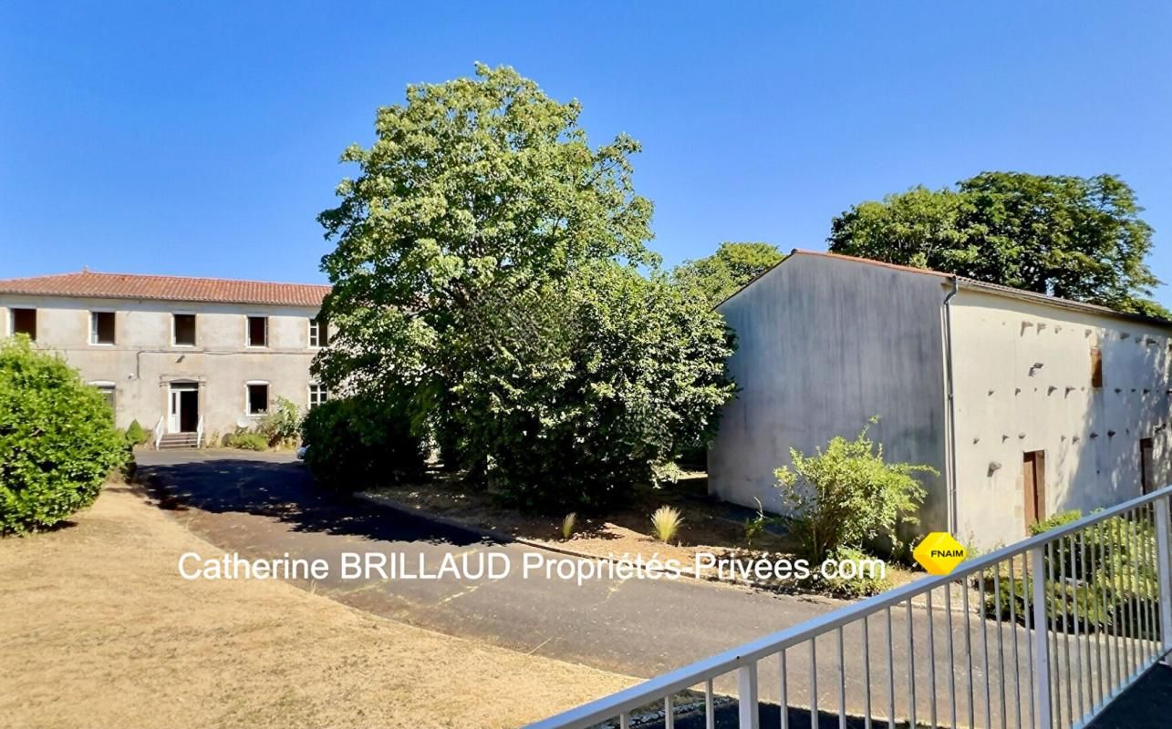 CHAILLE-LES-MARAIS Maison Chaille Les Marais 35 pièce(s) 1150 m2 3