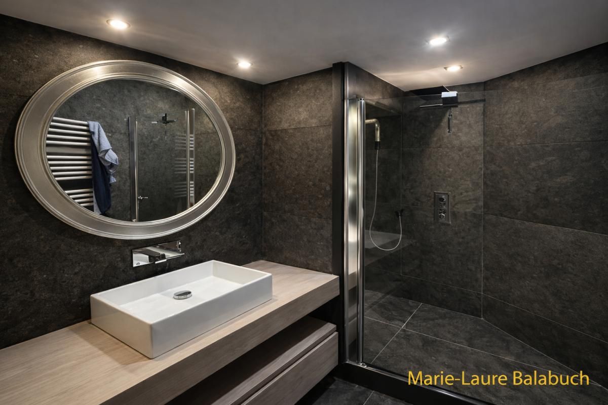 PARIS-6E-ARRONDISSEMENT Appartement Paris 6 -ème Faux T3 -1 chambre + bureau - Ascenseur 4