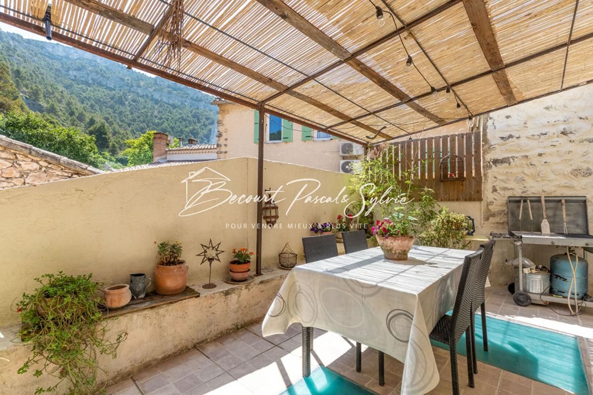 FONTAINE-DE-VAUCLUSE BAISSE DE PRIX - Maison de village 97m2, terrasse, Climatisation 2