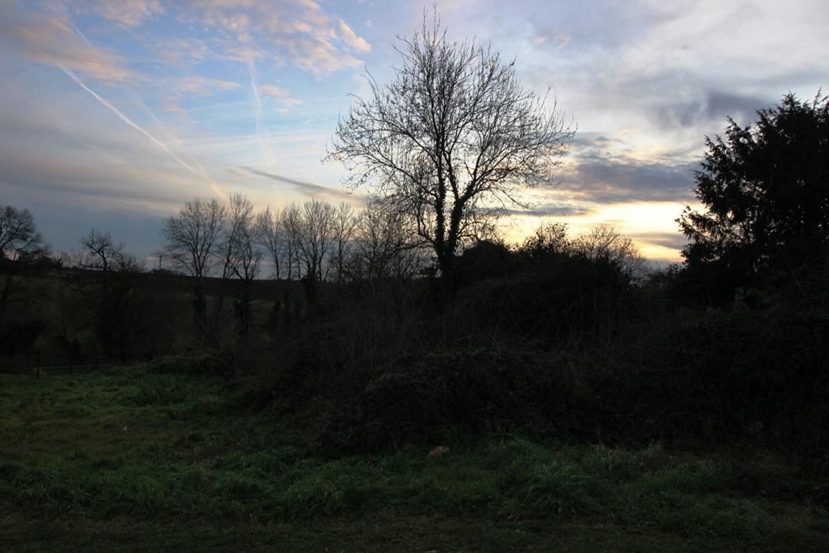 FLEAC-SUR-SEUGNE A FLEAC SUR SEUGNE - 17800 - Terrain de 1395 m2 4