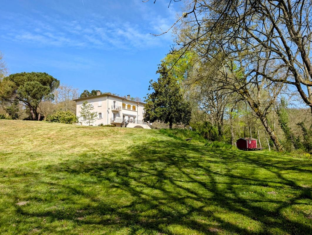ARNAUD-GUILHEM Maison bourgeoise de 371 m2 avec parc de 1,5 hectare 2