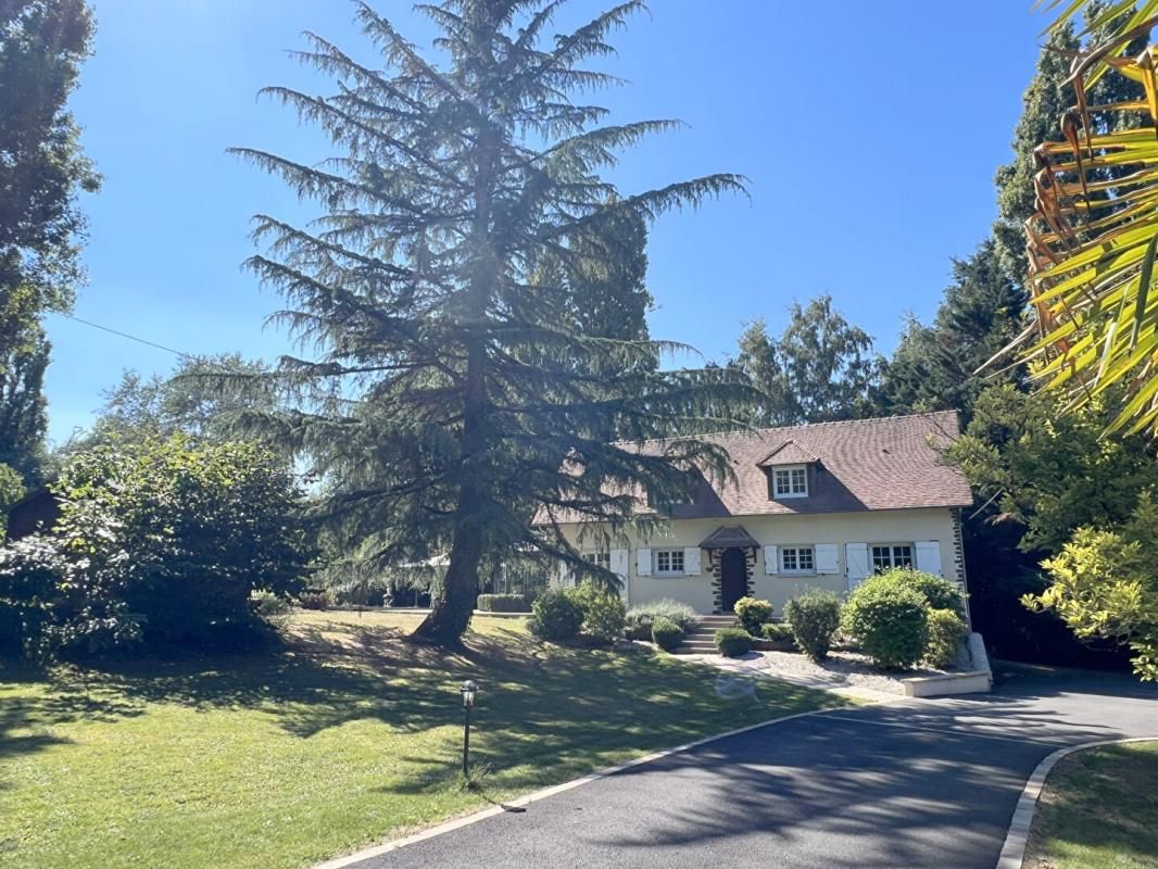 LE MANS Maison - SURFONDS - 9 pièce(s) - 215 m2 2