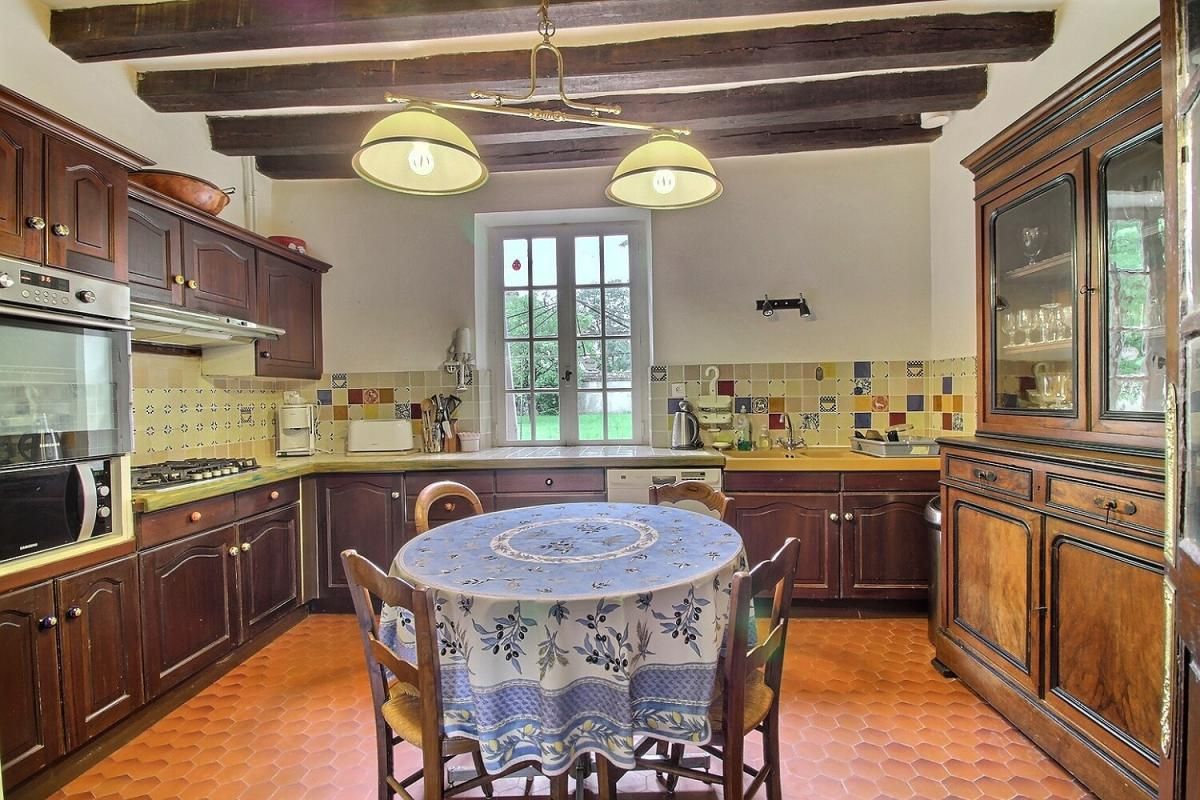 VIEILLES-MAISONS-SUR-JOUDRY Maison Vieilles Maisons Sur Joudry 11 pièce(s) 310 m2 4