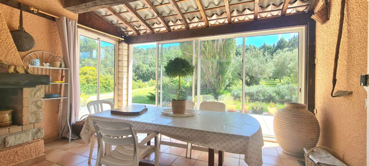 LE VAL VILLA DE 155m² édifiée sur un terrain de 3500m² 4