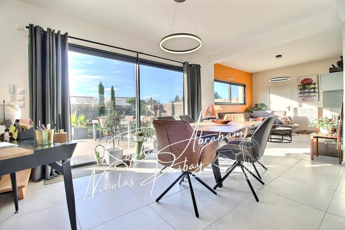 OLIVET Maison contemporaine avec garage, carport et jardin clos 3