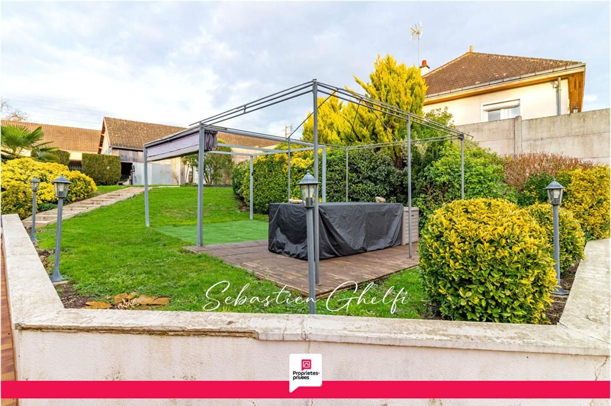 VILLEFRANCHE-SUR-CHER belle maison de plain-pied avec hangar et grand terrain 3