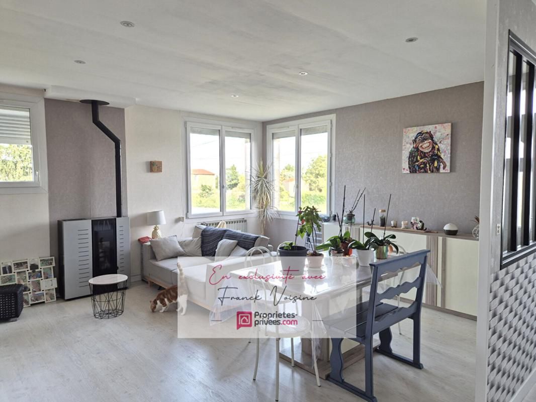 VENDRENNES A VENDRE en Exclusivité à Vendrennes, maison de 88 m2 env avec 3 chambres sur une parcelle de 2186 m2 env 2