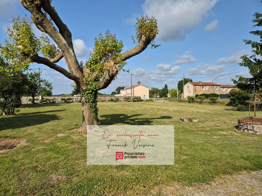 VENDRENNES A VENDRE en Exclusivité à Vendrennes, maison de 88 m2 env avec 3 chambres sur une parcelle de 2186 m2 env 3