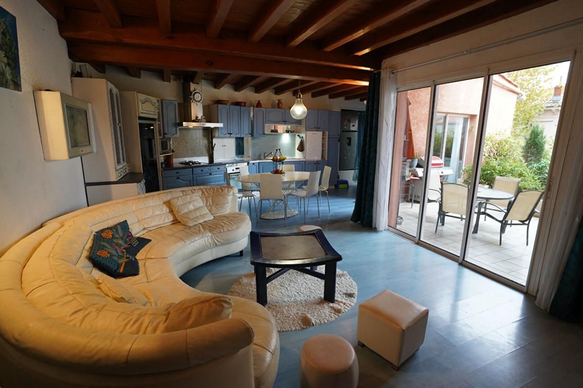 LEZIGNAN-CORBIERES Appartement Lezignan Corbieres 6 pièce(s) 175 m2 4