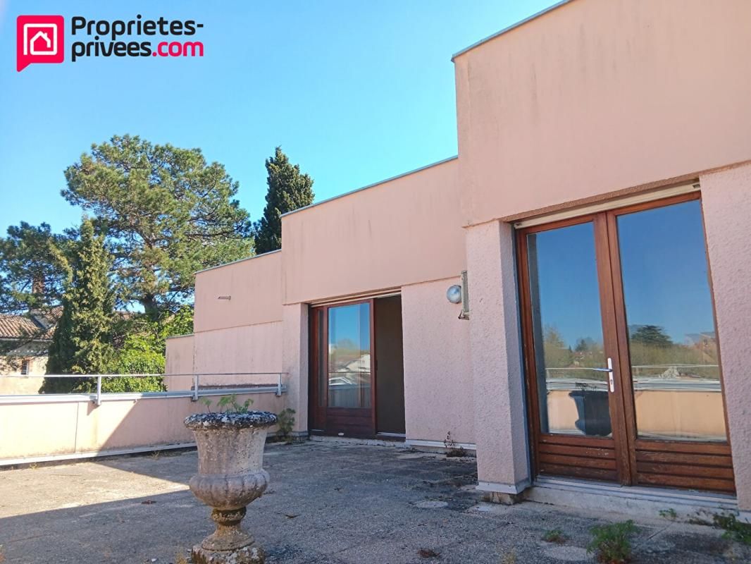 CAHORS Appartement 67 m² Cahors centre-ville avec terrasses, ascenseur et parking 1