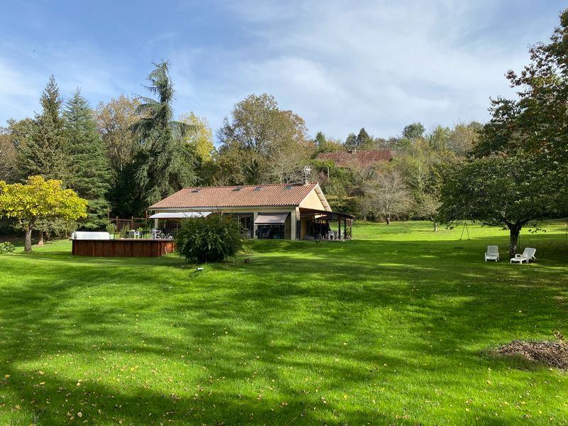 LE BUISSON-DE-CADOUIN Maison Le Buisson De Cadouin 7 pièce(s) 176 m2 2