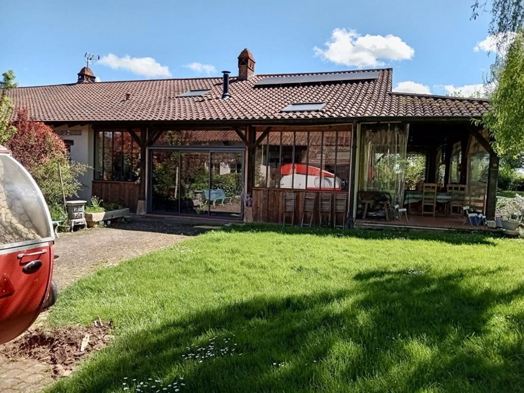 ROMENAY Maison de caractère de 134 m2 - logement indépendant - Terrain de 3110 m2 1