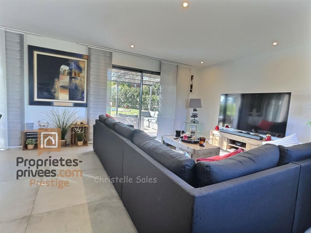 MONTAUROUX villa récente  6 p avec piscine proche A8 5 pièce(s) 140 m2 2