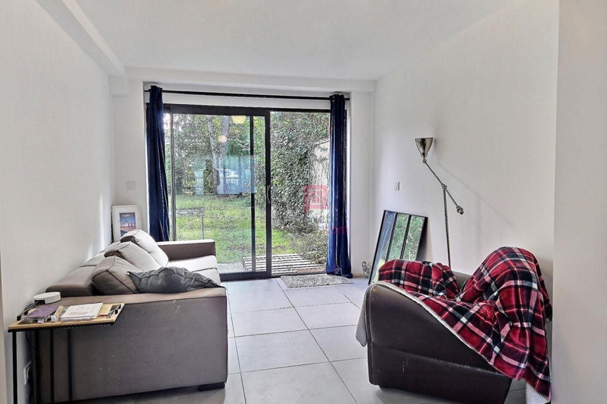 SAINTE-GENEVIEVE-DES-BOIS Maison Sainte Genevieve Des Bois 7 pièce(s) 126 m2 4