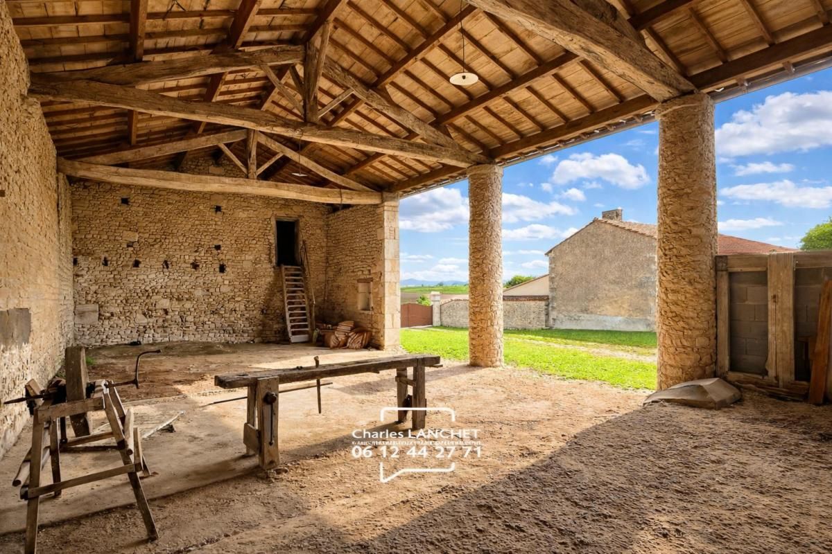 SAINT-CYBARDEAUX Maison à rénover 1