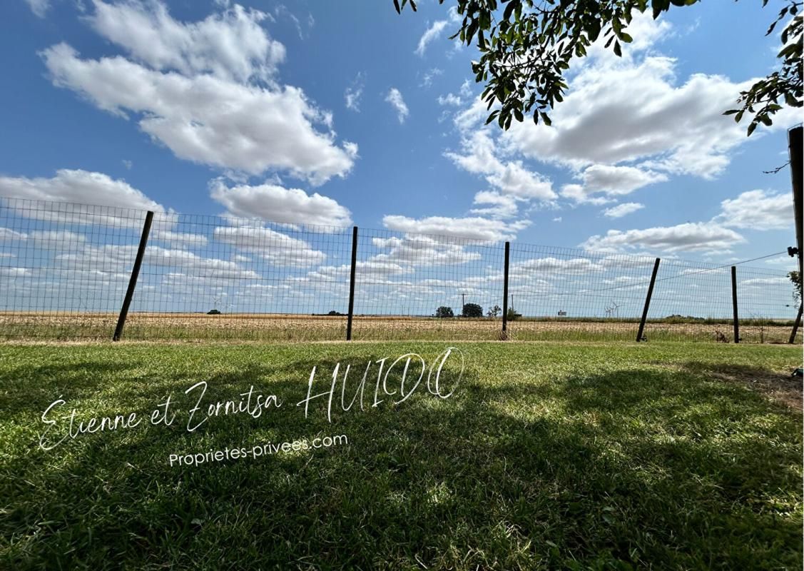 MENETREOLS-SOUS-VATAN Maison Menetreols Sous Vatan 7 pièce(s) 3