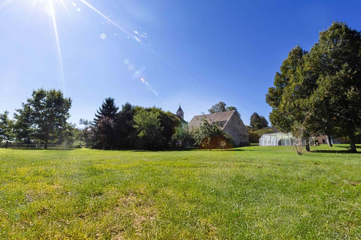 LE FIED LE FIED (39) - Propriété 10 pièce(s) - 413 m2 + 187m² de dépendances à aménager 4