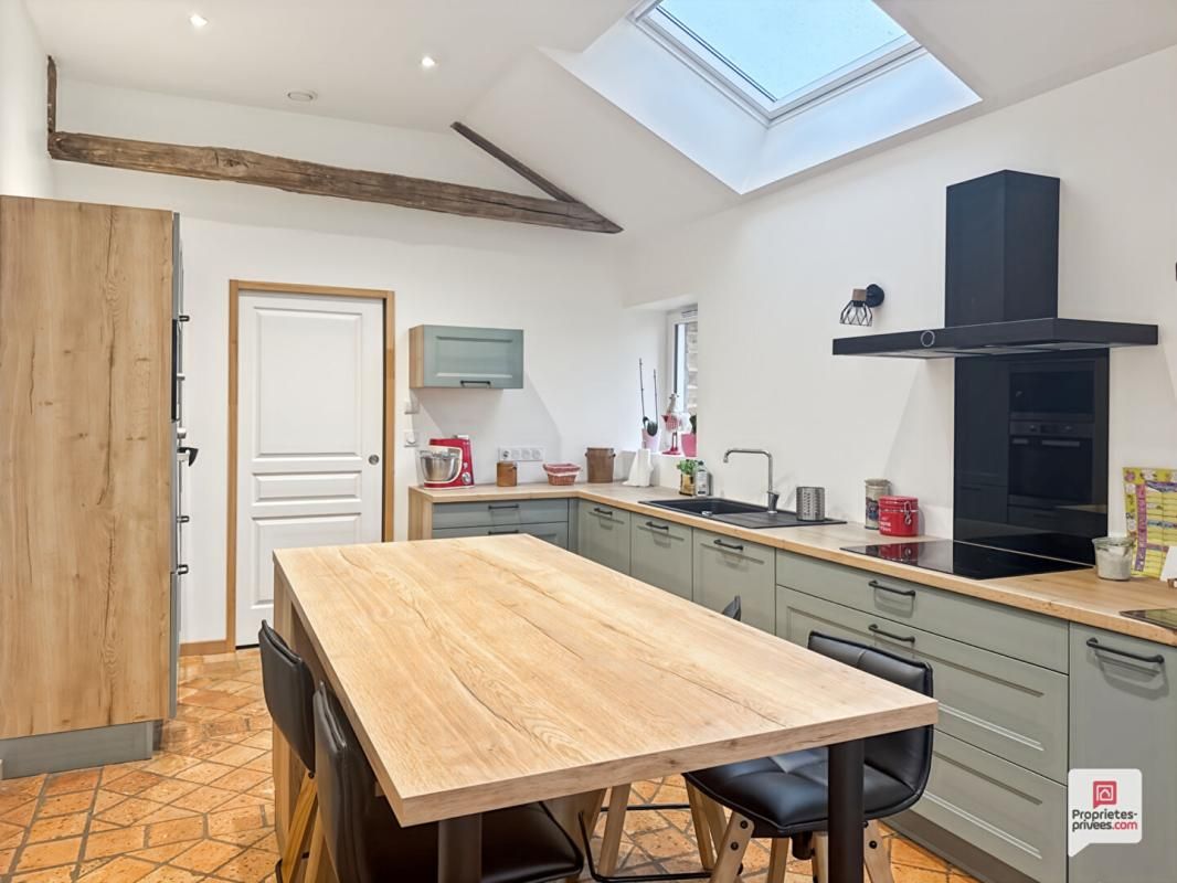 AUVERS-LE-HAMON Fermette Auvers Le Hamon 8 pièce(s) 194 m2 2