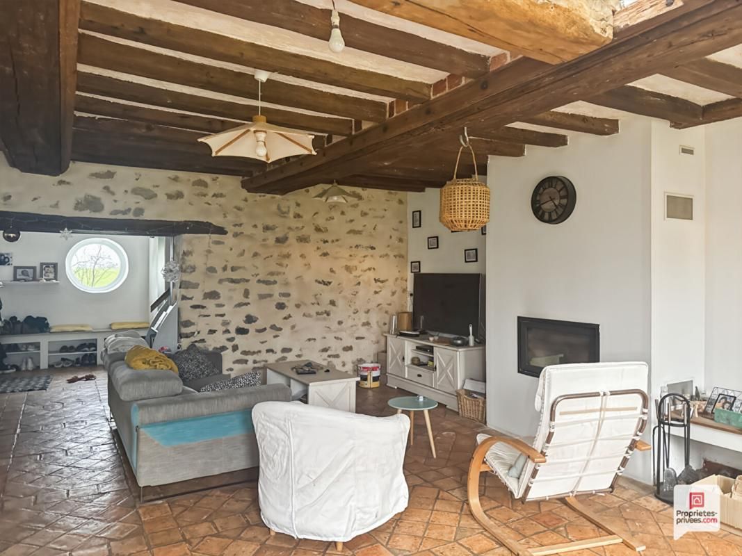 AUVERS-LE-HAMON Fermette Auvers Le Hamon 8 pièce(s) 194 m2 4