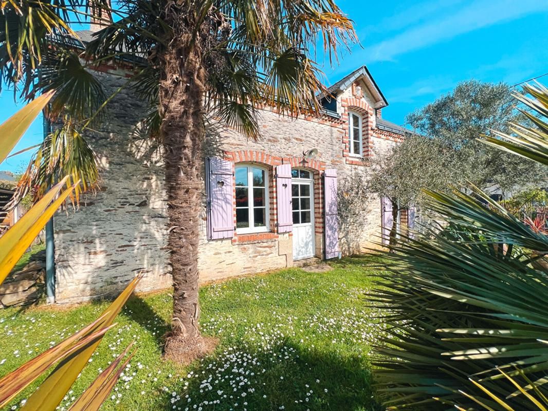 LA CHAPELLE-SUR-ERDRE Jolie maison en pierre de 172m2 - Proche bourg de la Chapelle-sur-Erdre 1