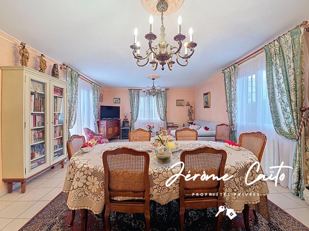 LE GRAU-DU-ROI Villa Le Grau Du Roi 4 pièce(s) 103 m2 + garage + 3 places de parking 3