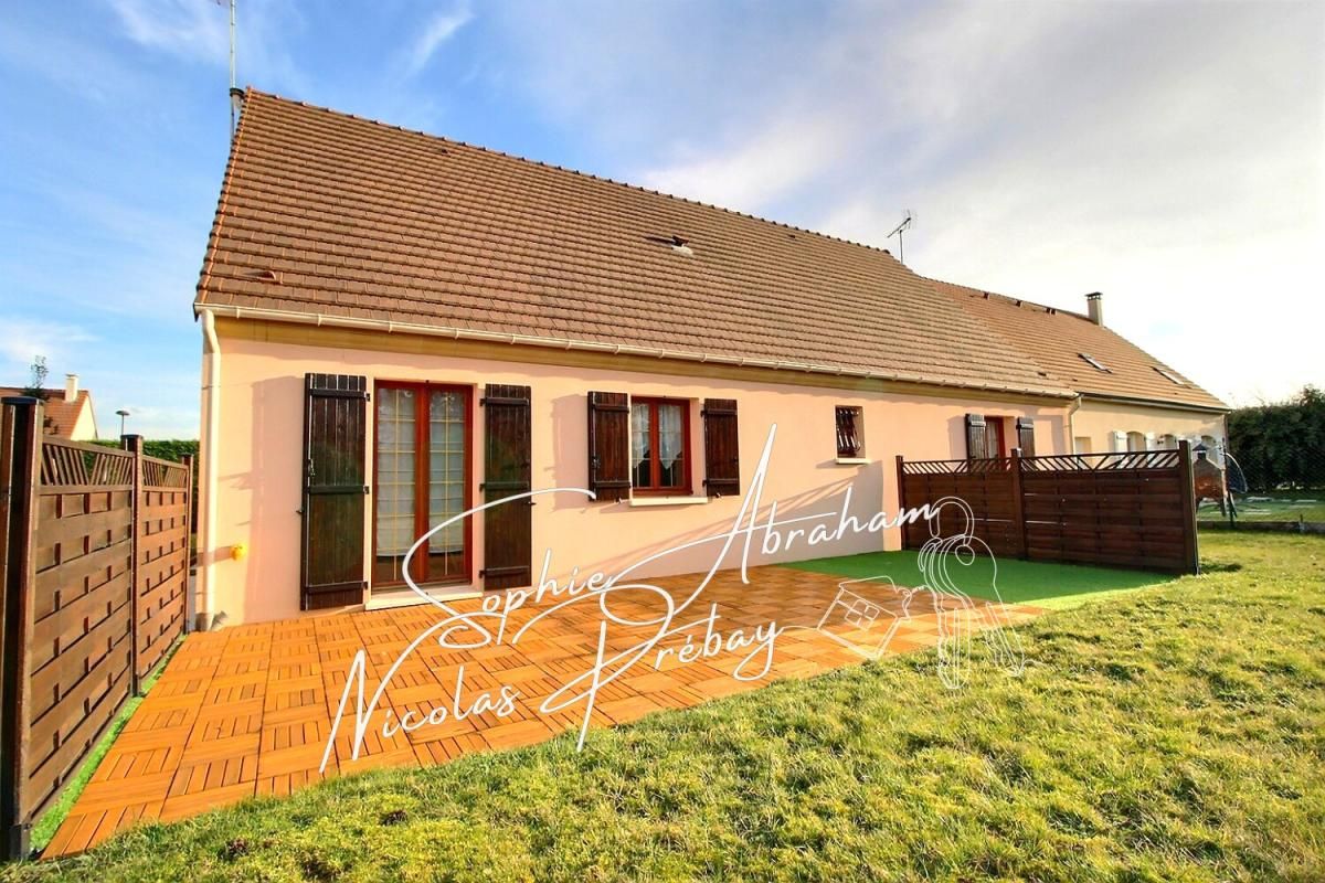 FRESNAY-L'EVEQUE Maison de plain-pied, 4 chambres, garage et jardin 2