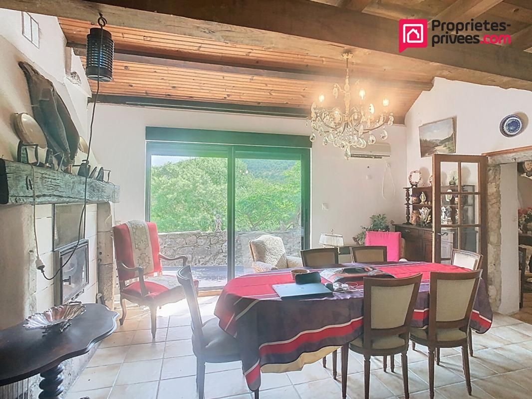 VISSEC Maison Vissec 8 pièce(s) 140 m2 2